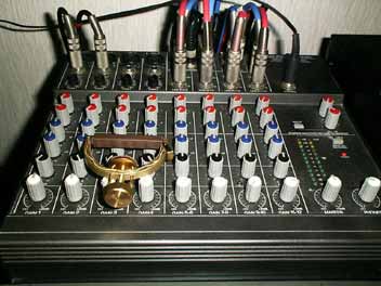 Mackie 1202
